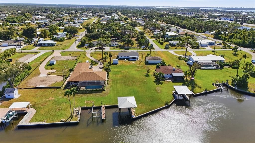 На продажу: $589,000 (2 спален, 2 ванн, 1284 Квадратных фут)