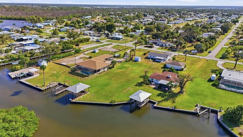 На продажу: $589,000 (2 спален, 2 ванн, 1284 Квадратных фут)