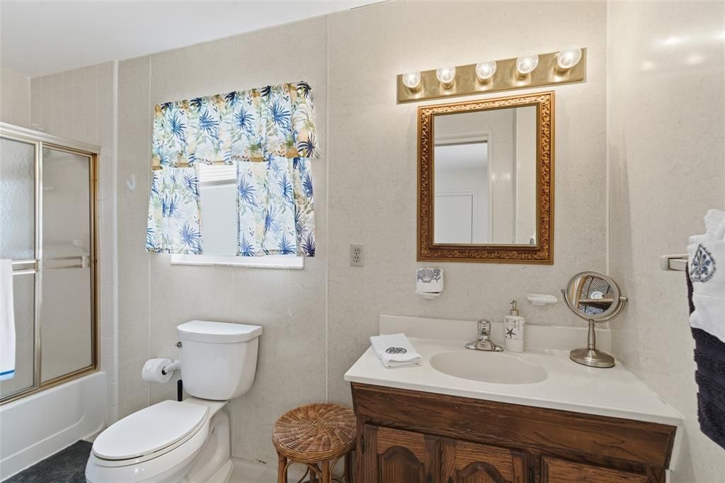 На продажу: $589,000 (2 спален, 2 ванн, 1284 Квадратных фут)