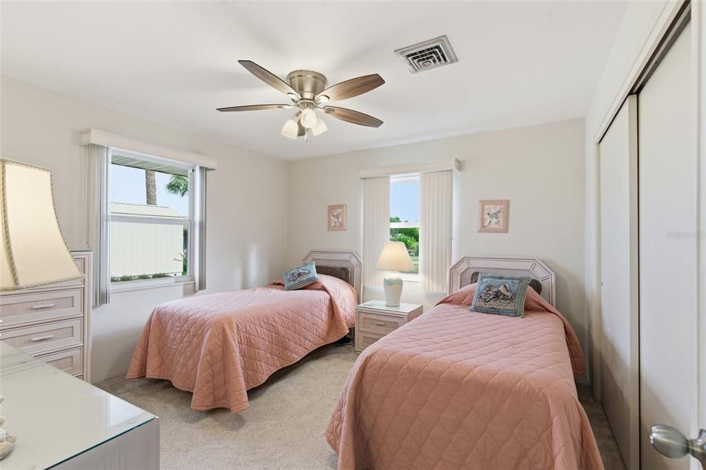 На продажу: $589,000 (2 спален, 2 ванн, 1284 Квадратных фут)