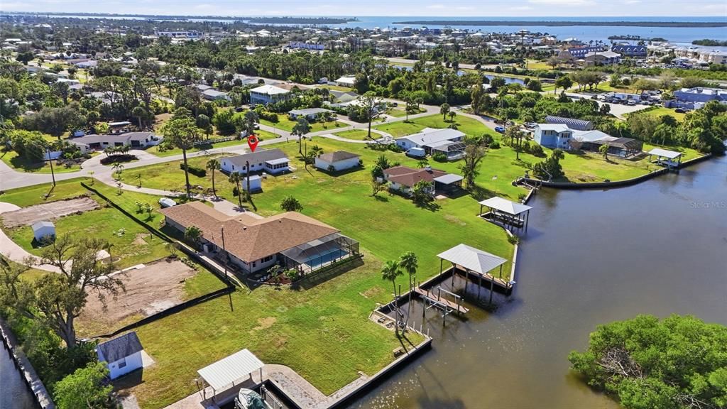 На продажу: $589,000 (2 спален, 2 ванн, 1284 Квадратных фут)