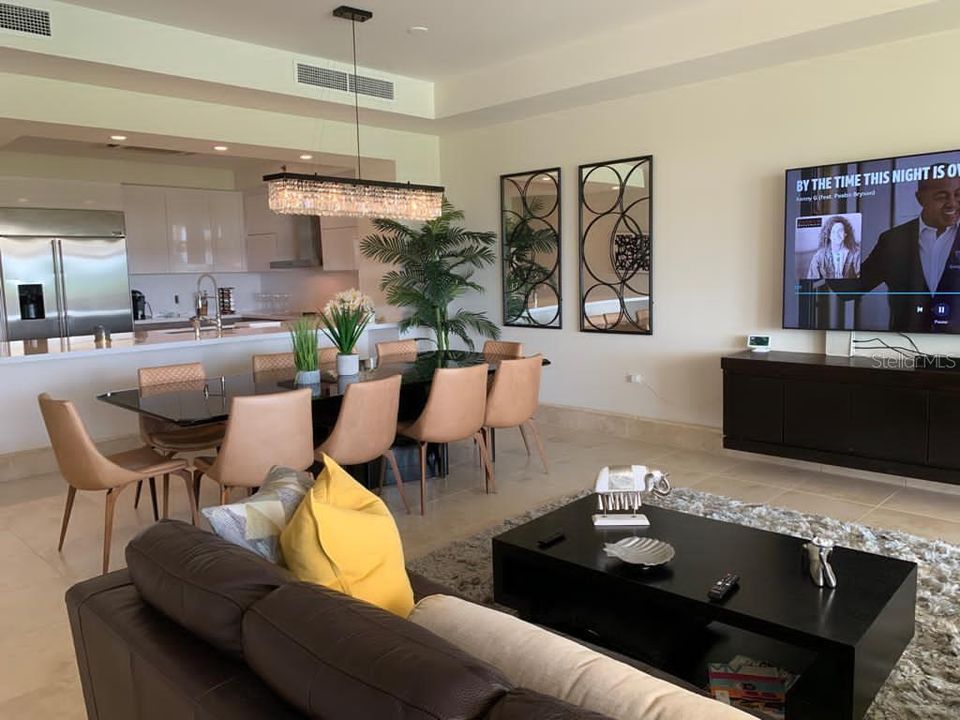 最近租的: $14,000 (3 贝兹, 3 浴室, 2339 平方英尺)