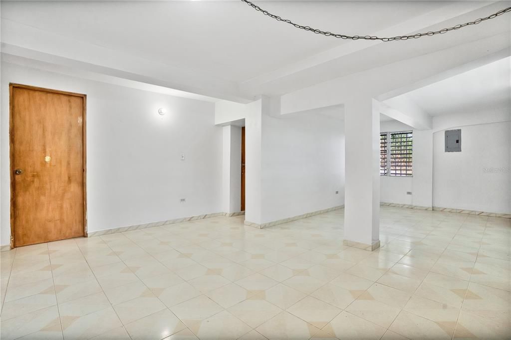 En Venta: $329,000 (7 camas, 4 baños, 2100 Pies cuadrados)