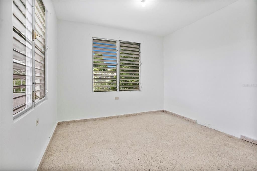 En Venta: $329,000 (7 camas, 4 baños, 2100 Pies cuadrados)