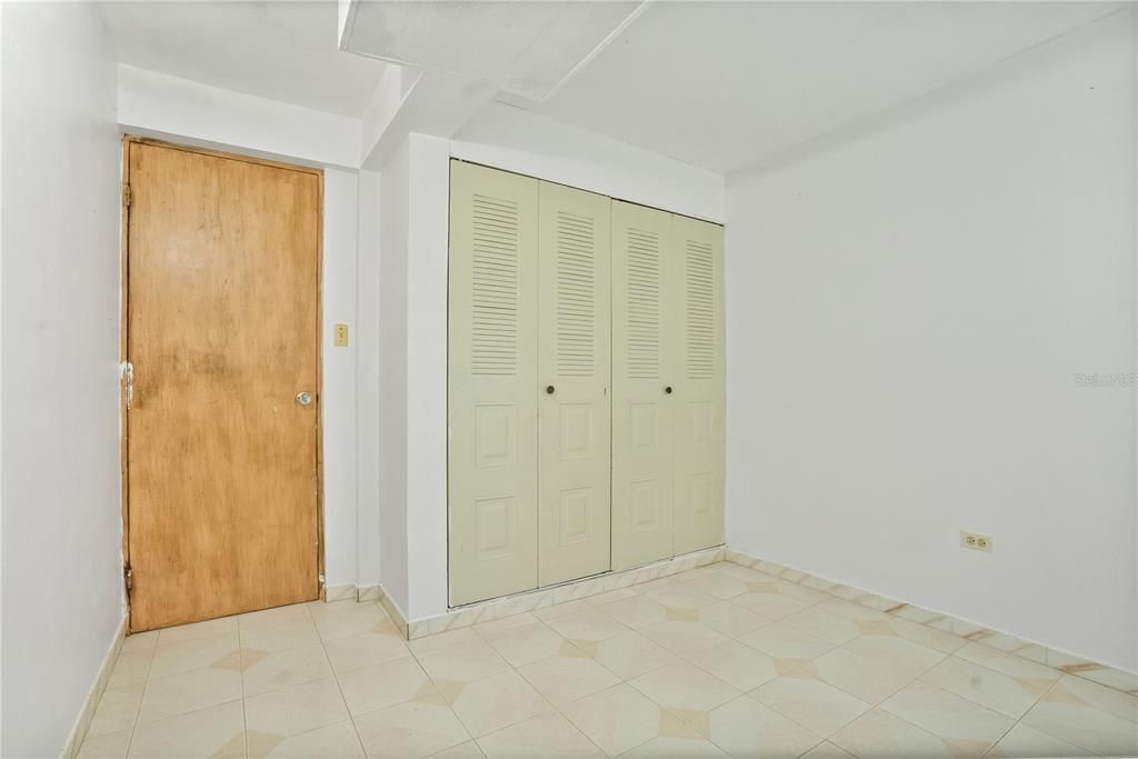 En Venta: $329,000 (7 camas, 4 baños, 2100 Pies cuadrados)