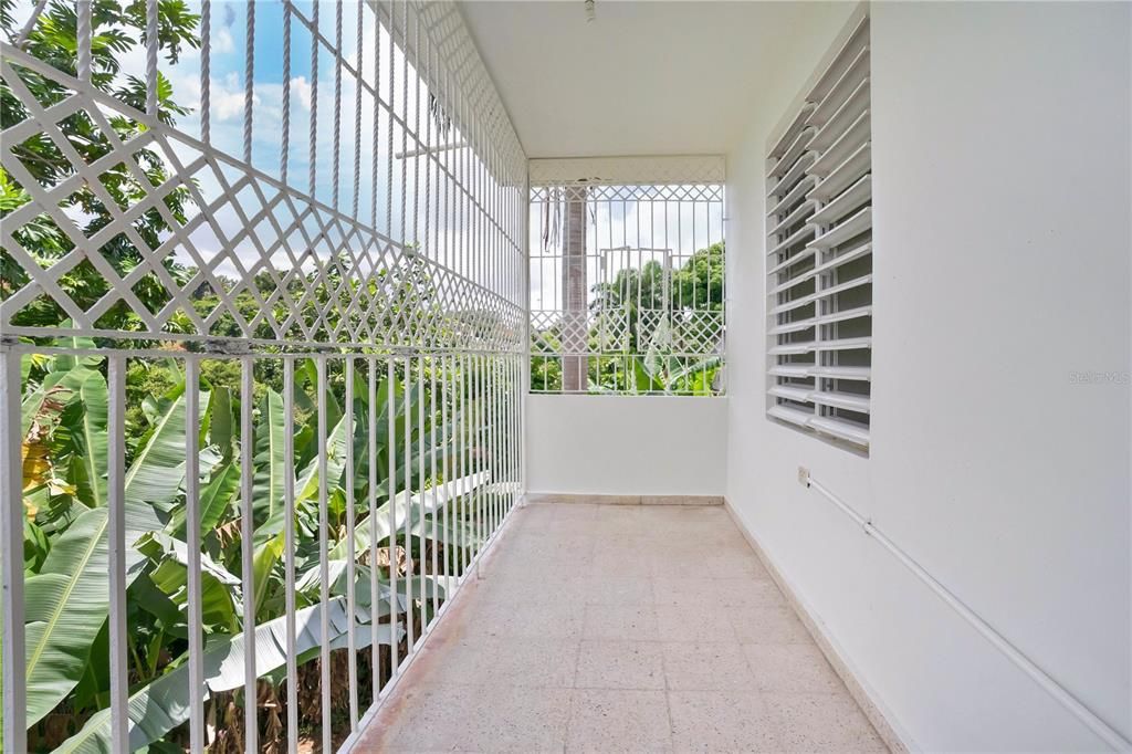 En Venta: $329,000 (7 camas, 4 baños, 2100 Pies cuadrados)