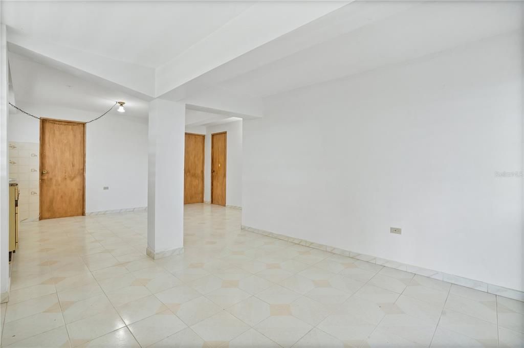 En Venta: $329,000 (7 camas, 4 baños, 2100 Pies cuadrados)