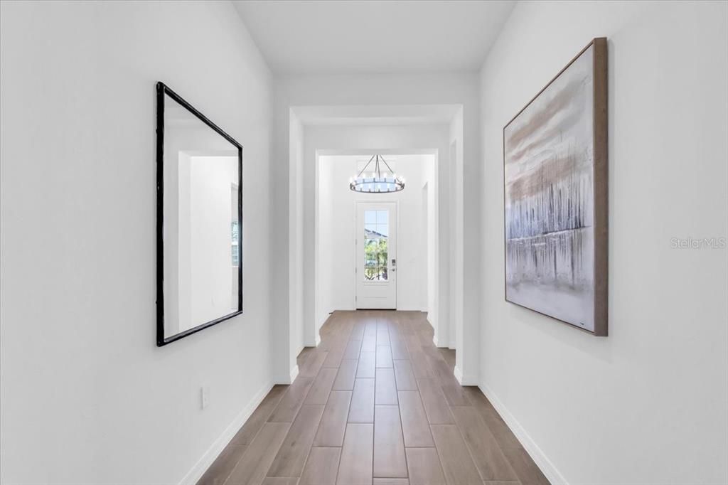 En Renta: $5,800 (4 camas, 3 baños, 2725 Pies cuadrados)