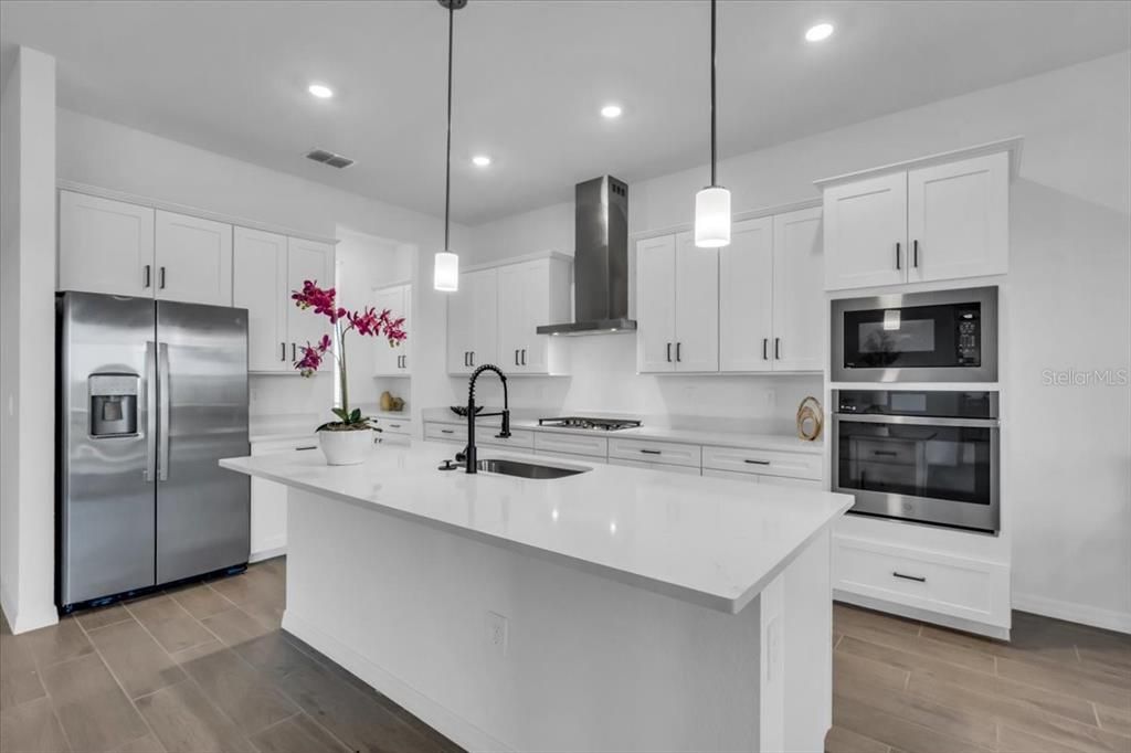 En Renta: $5,800 (4 camas, 3 baños, 2725 Pies cuadrados)