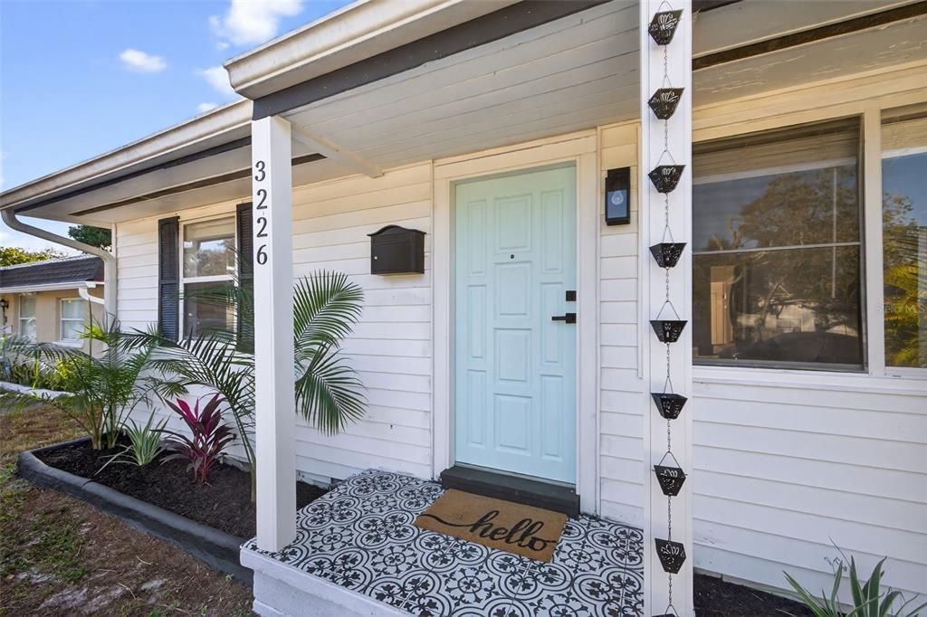 For Sale: $379,900 (3 beds, 2 baths, 1044 Square Feet)