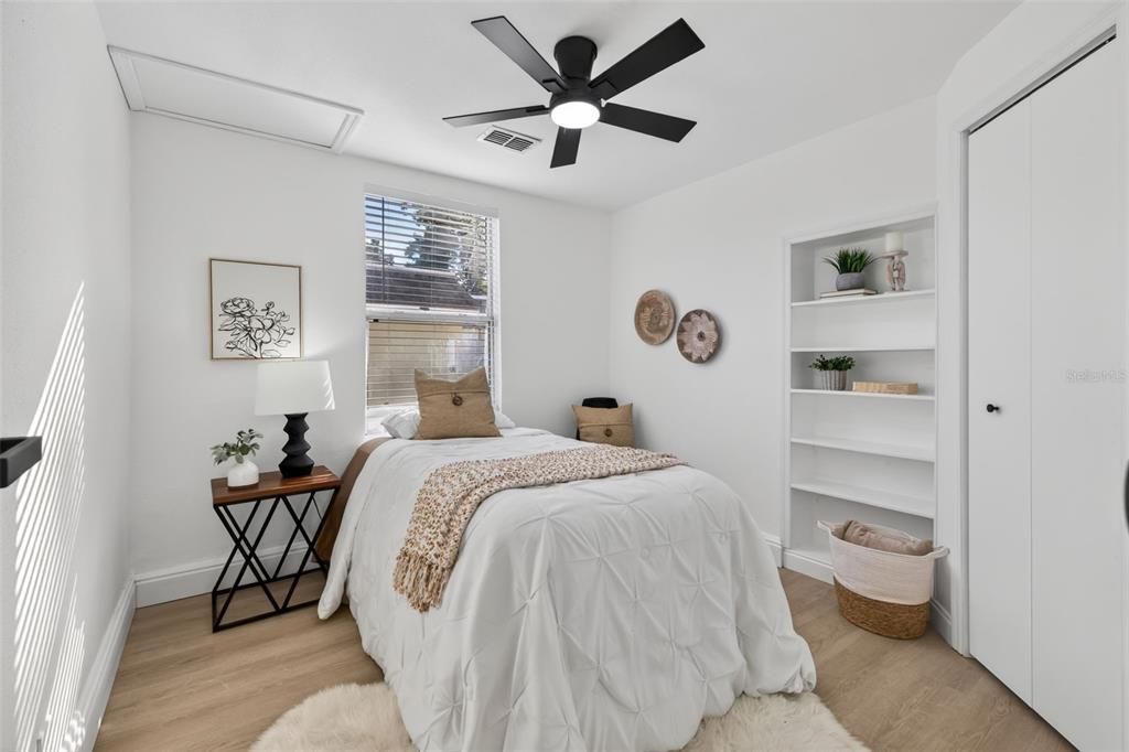 For Sale: $379,900 (3 beds, 2 baths, 1044 Square Feet)