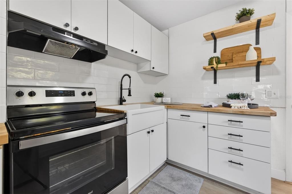 For Sale: $379,900 (3 beds, 2 baths, 1044 Square Feet)