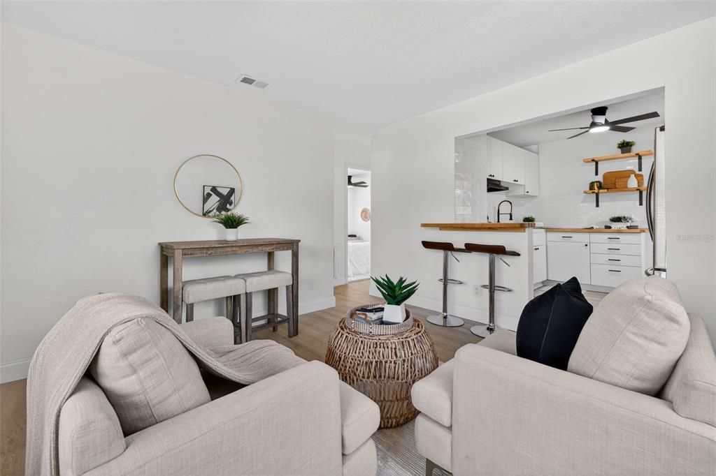 For Sale: $379,900 (3 beds, 2 baths, 1044 Square Feet)