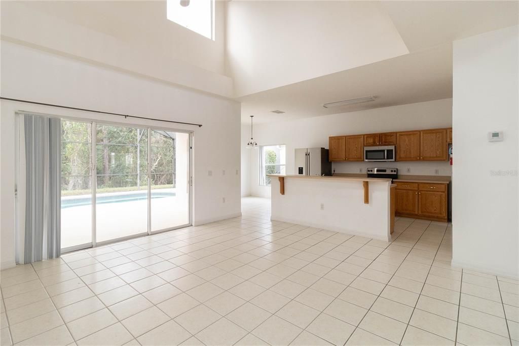 En Renta: $2,450 (4 camas, 3 baños, 2532 Pies cuadrados)