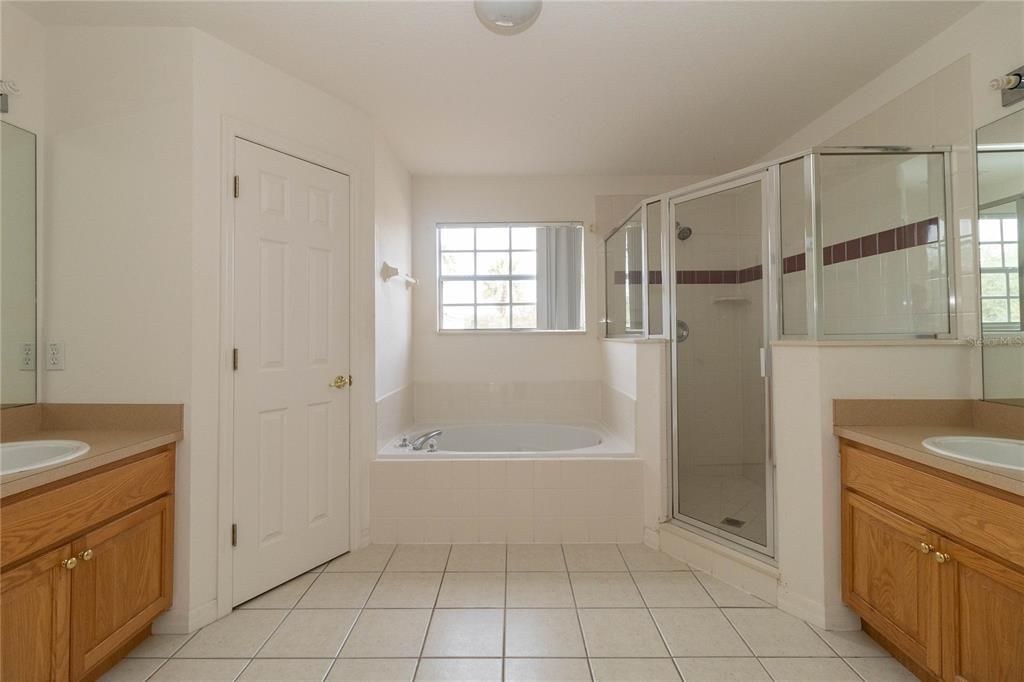 En Renta: $2,450 (4 camas, 3 baños, 2532 Pies cuadrados)