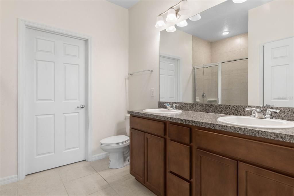 En Venta: $300,000 (3 camas, 2 baños, 1477 Pies cuadrados)