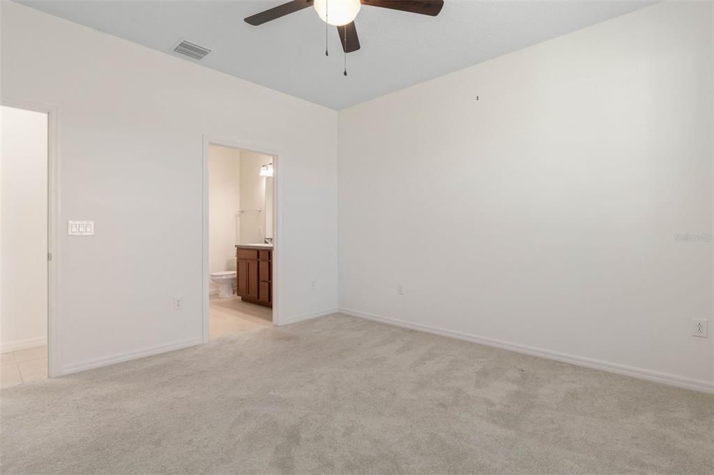 En Venta: $300,000 (3 camas, 2 baños, 1477 Pies cuadrados)