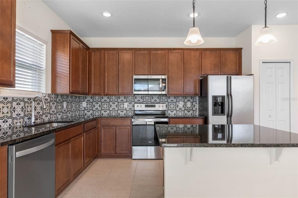 En Venta: $300,000 (3 camas, 2 baños, 1477 Pies cuadrados)