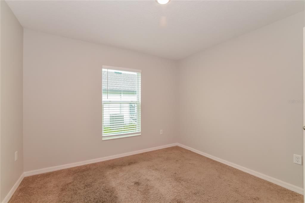 For Rent: $2,325 (5 beds, 3 baths, 1984 Square Feet)