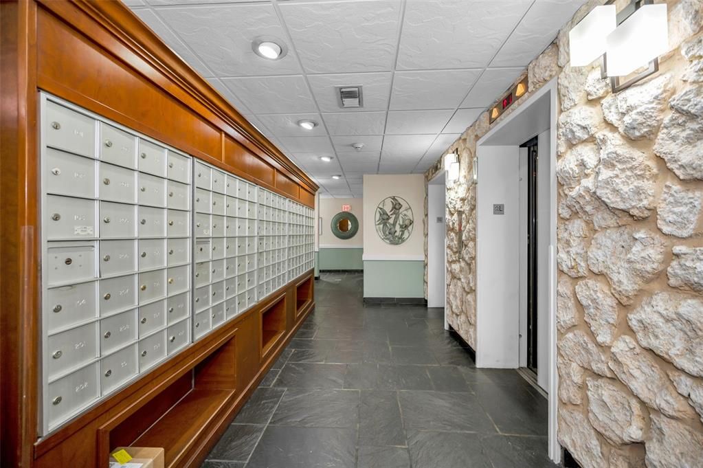 For Sale: $499,900 (2 beds, 2 baths, 1345 Square Feet)