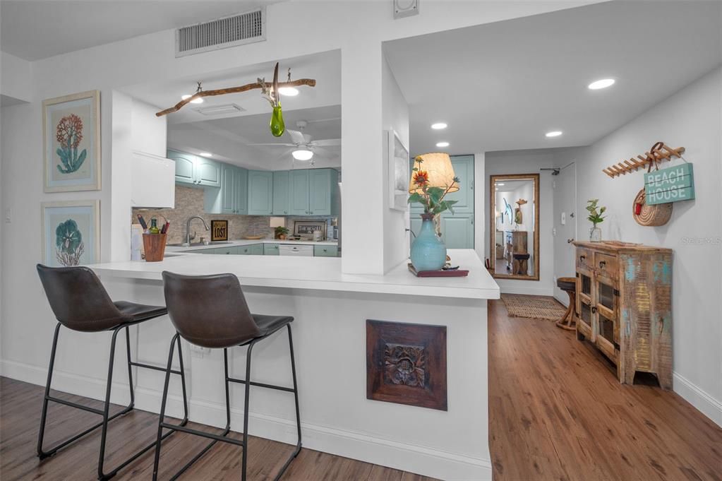 For Sale: $499,900 (2 beds, 2 baths, 1345 Square Feet)