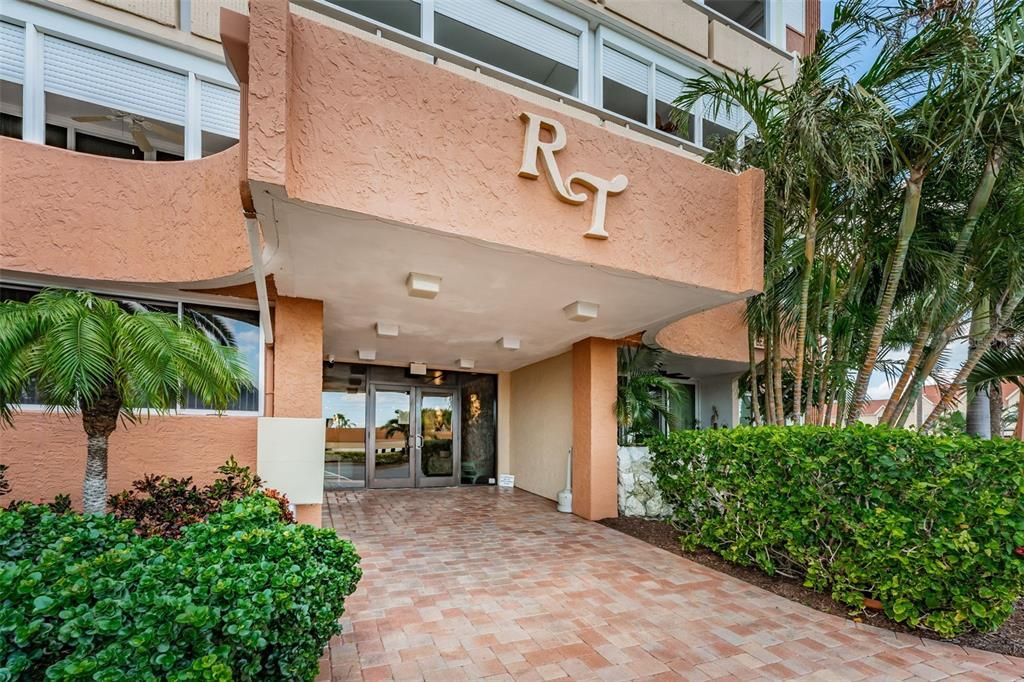 For Sale: $499,900 (2 beds, 2 baths, 1345 Square Feet)