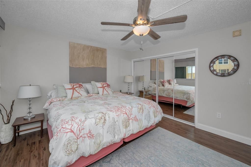 For Sale: $499,900 (2 beds, 2 baths, 1345 Square Feet)