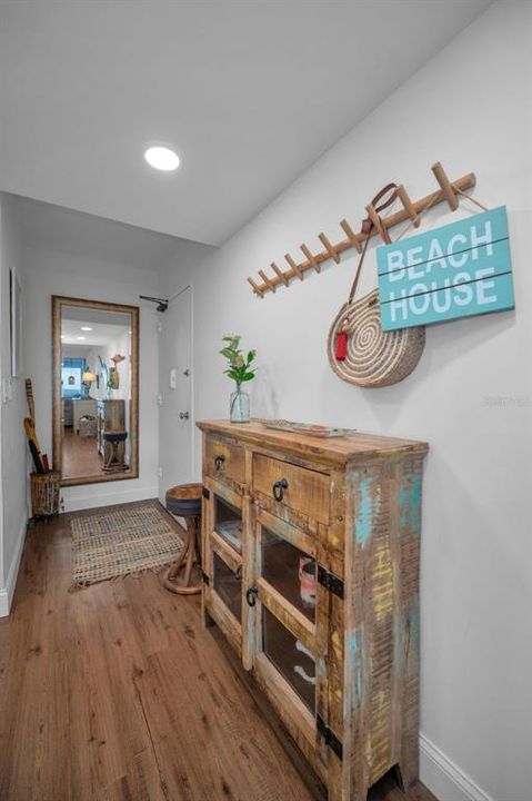 For Sale: $499,900 (2 beds, 2 baths, 1345 Square Feet)