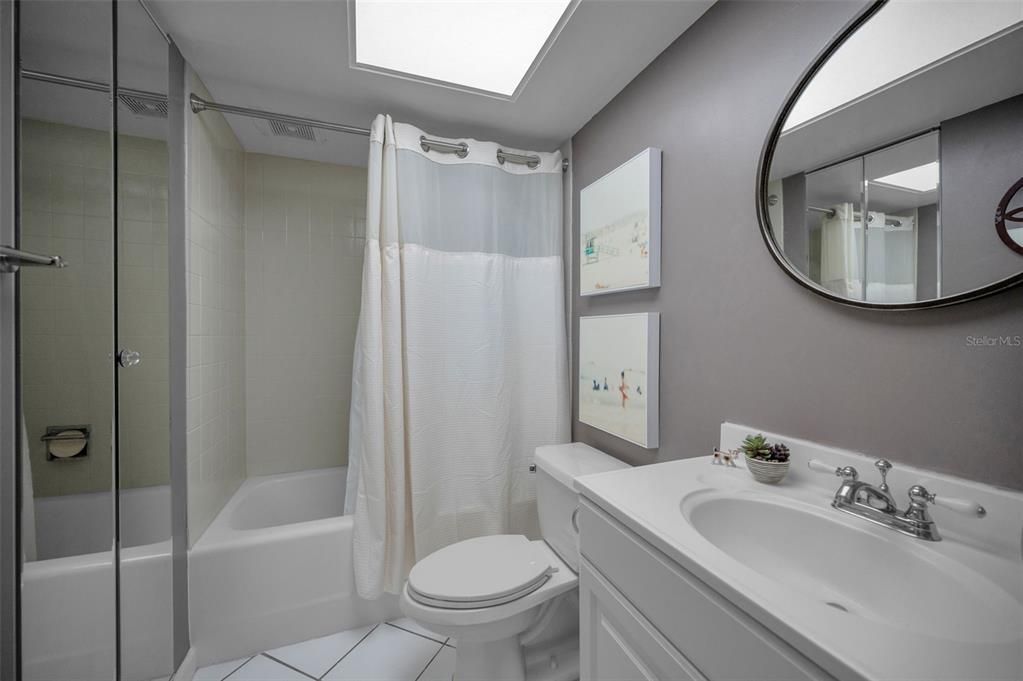 For Sale: $499,900 (2 beds, 2 baths, 1345 Square Feet)