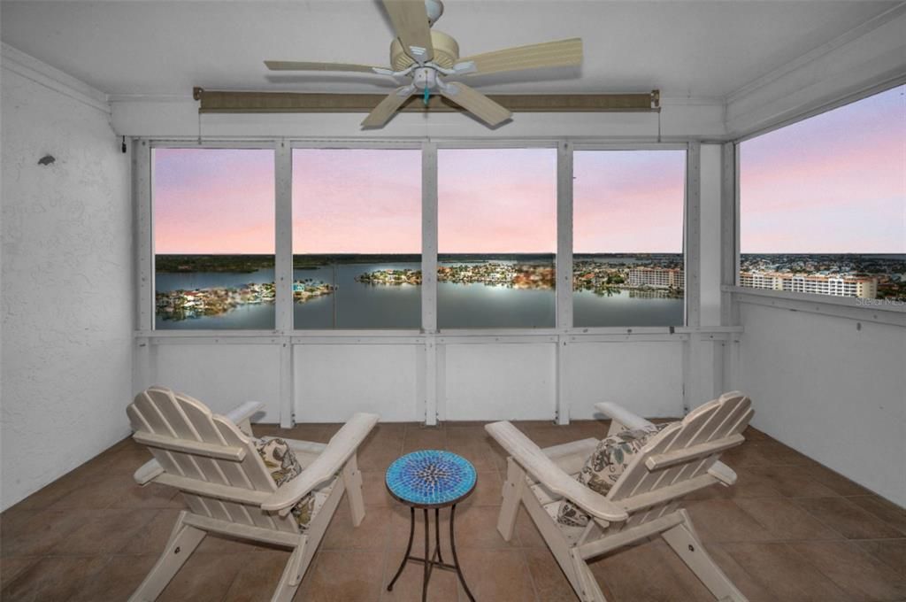 For Sale: $499,900 (2 beds, 2 baths, 1345 Square Feet)