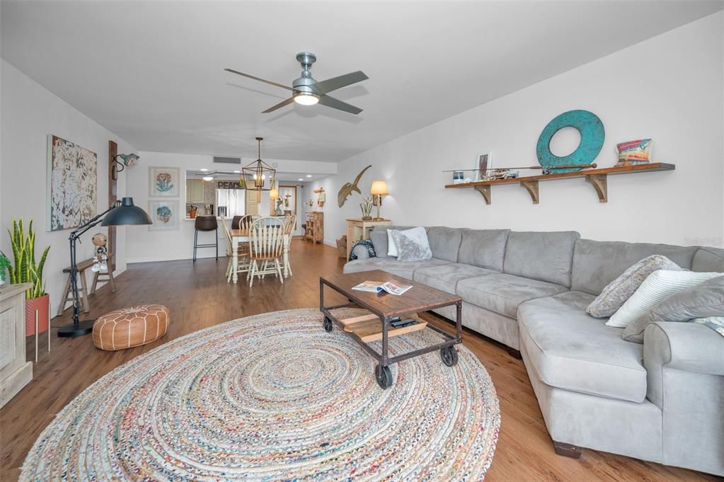 For Sale: $499,900 (2 beds, 2 baths, 1345 Square Feet)