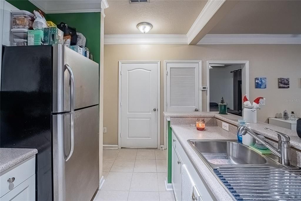 For Sale: $206,000 (1 beds, 1 baths, 621 Square Feet)