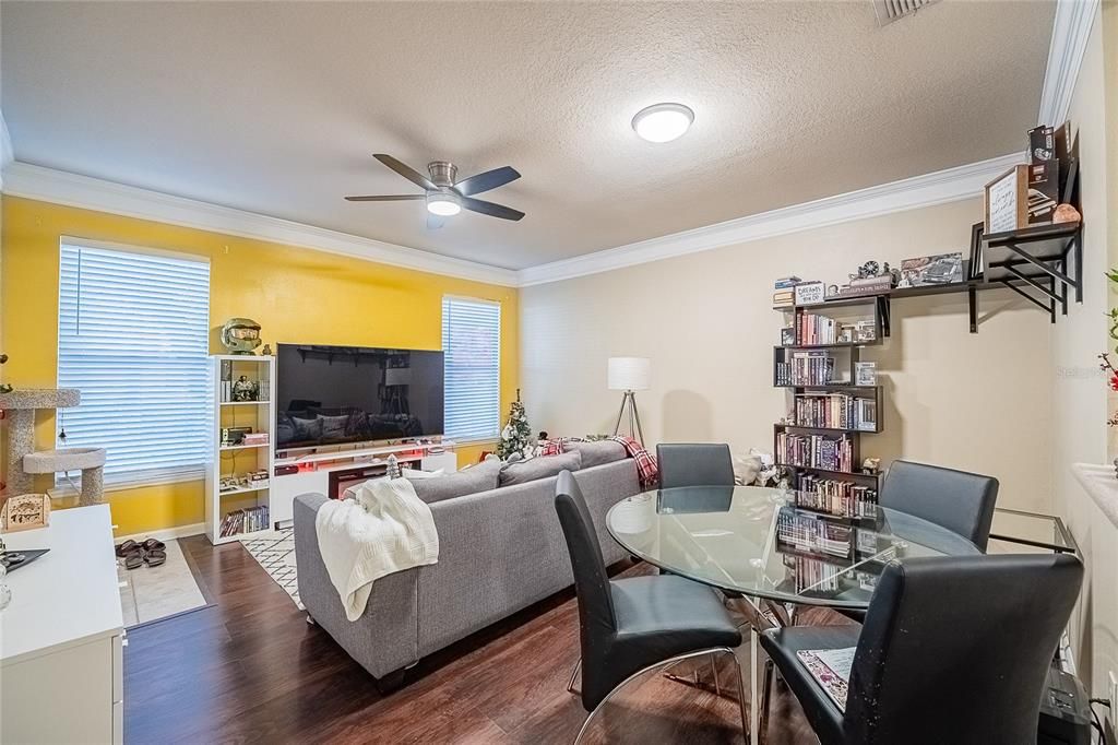 For Sale: $206,000 (1 beds, 1 baths, 621 Square Feet)