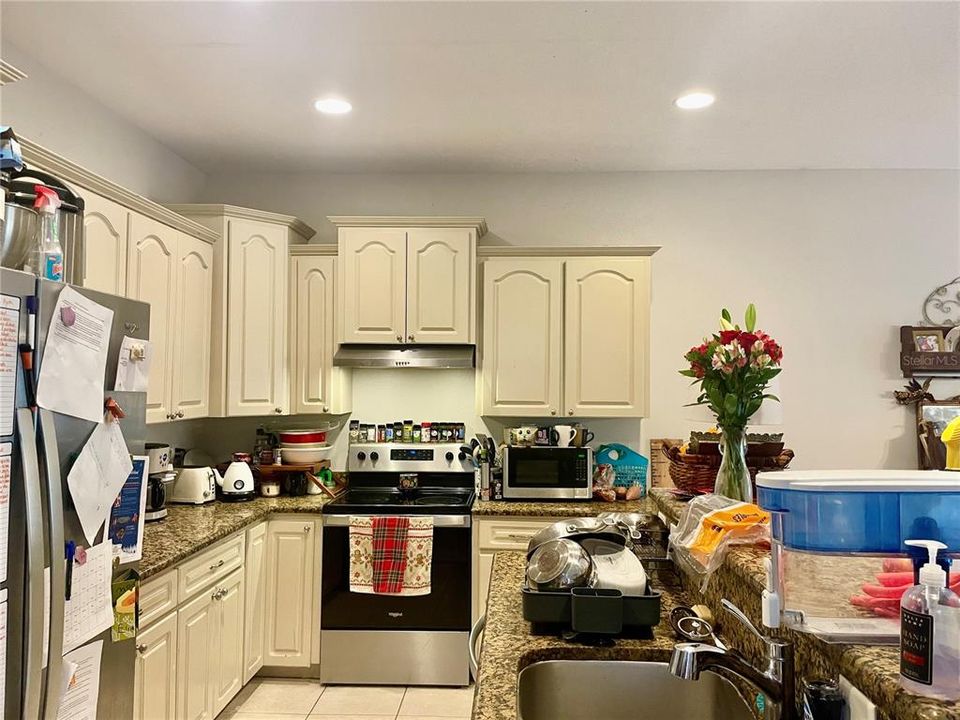 待售: $779,999 (8 贝兹, 6 浴室, 4330 平方英尺)