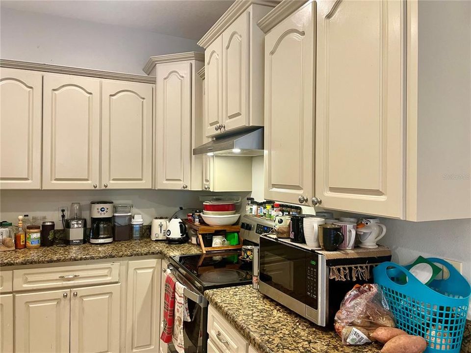 待售: $779,999 (8 贝兹, 6 浴室, 4330 平方英尺)