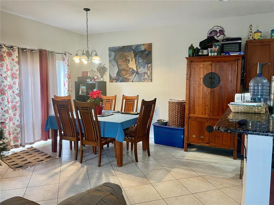 待售: $779,999 (8 贝兹, 6 浴室, 4330 平方英尺)