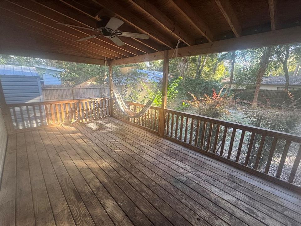 For Rent: $2,100 (3 beds, 1 baths, 850 Square Feet)