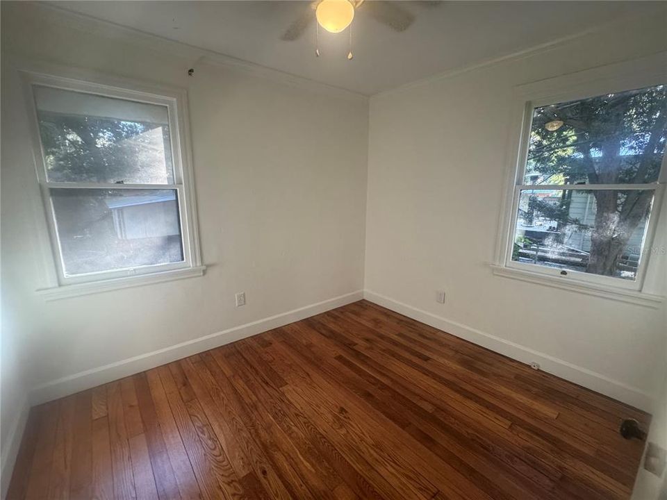 For Rent: $2,100 (3 beds, 1 baths, 850 Square Feet)