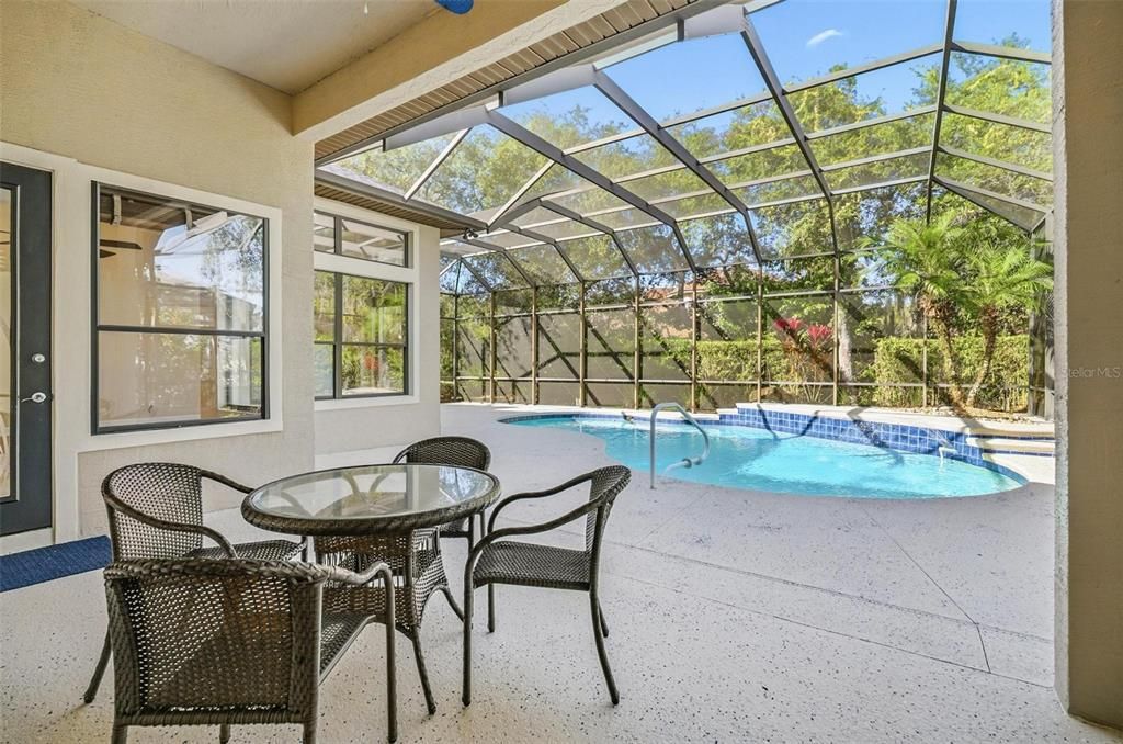 En Venta: $678,900 (5 camas, 3 baños, 2876 Pies cuadrados)