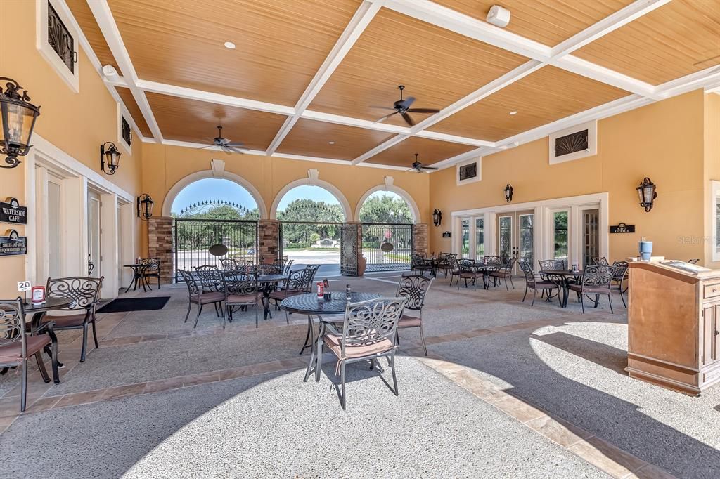 En Venta: $678,900 (5 camas, 3 baños, 2876 Pies cuadrados)