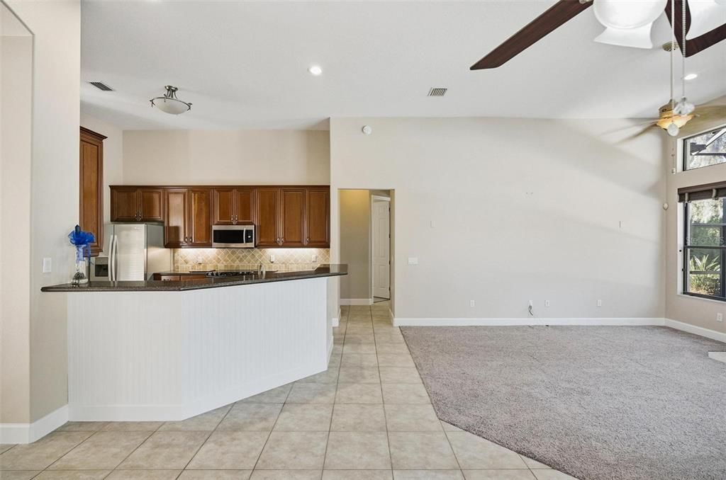 En Venta: $678,900 (5 camas, 3 baños, 2876 Pies cuadrados)