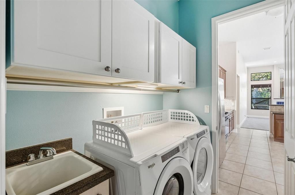 En Venta: $678,900 (5 camas, 3 baños, 2876 Pies cuadrados)