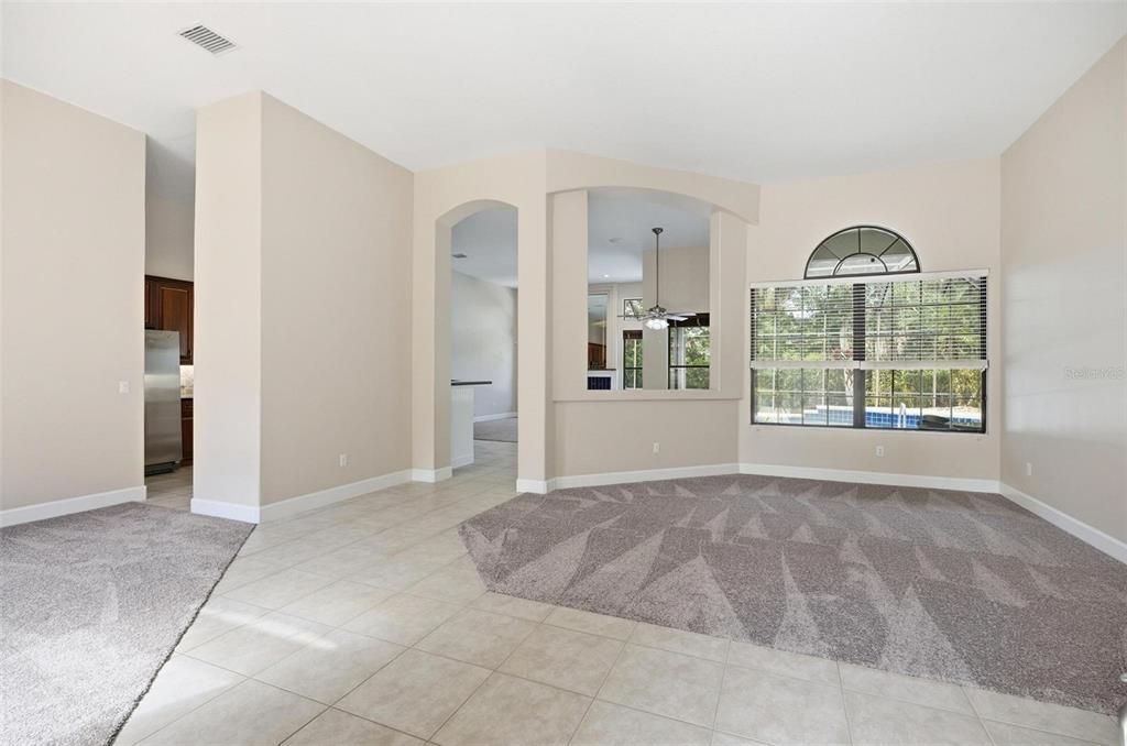 En Venta: $678,900 (5 camas, 3 baños, 2876 Pies cuadrados)