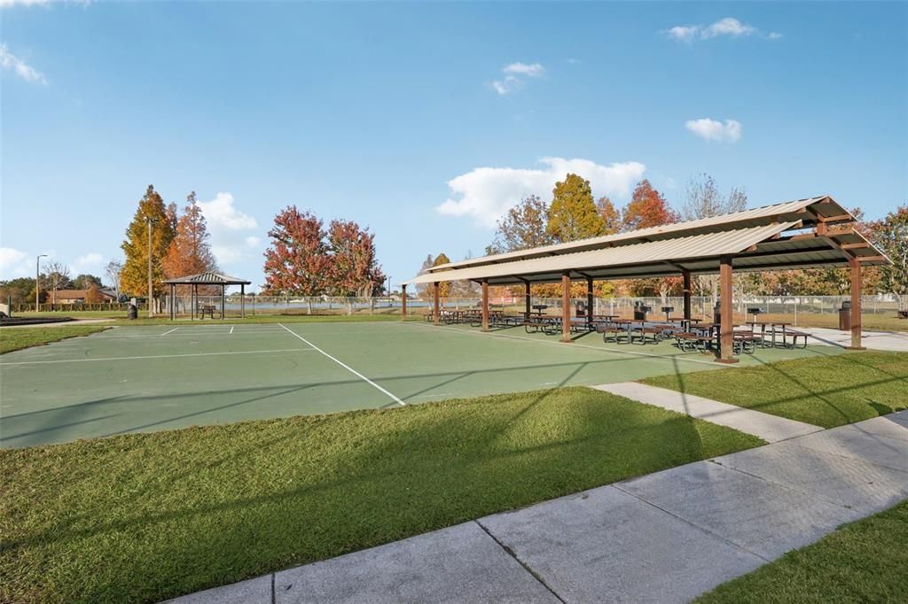 En Venta: $349,999 (4 camas, 2 baños, 1980 Pies cuadrados)