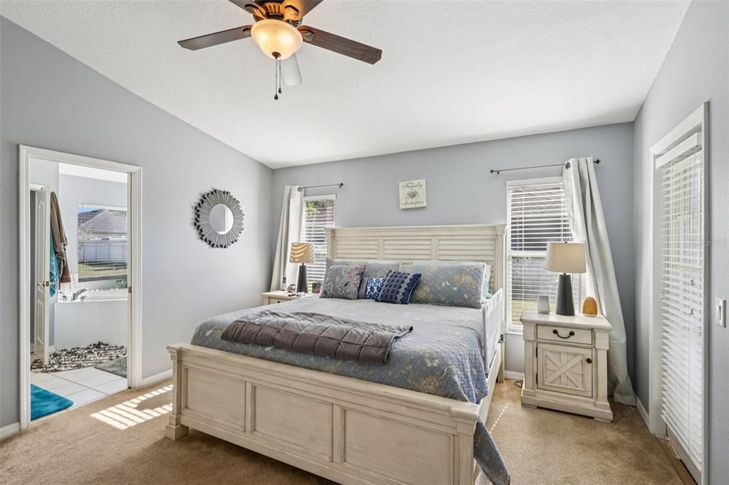 En Venta: $349,999 (4 camas, 2 baños, 1980 Pies cuadrados)