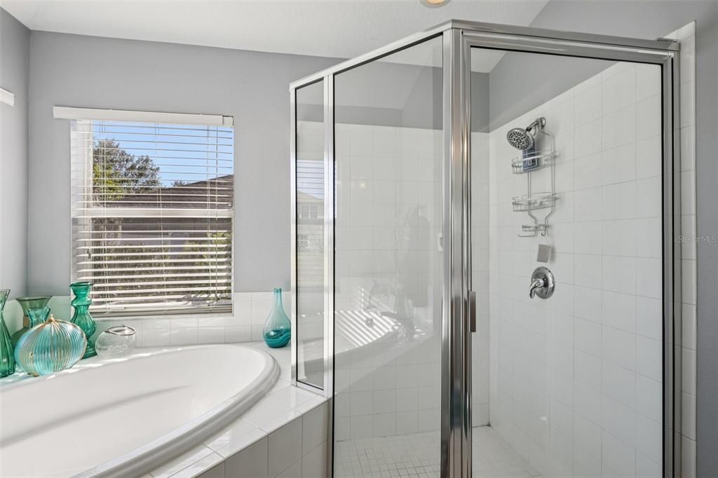 En Venta: $349,999 (4 camas, 2 baños, 1980 Pies cuadrados)