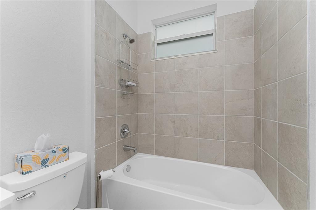 For Sale: $274,900 (3 beds, 2 baths, 1422 Square Feet)