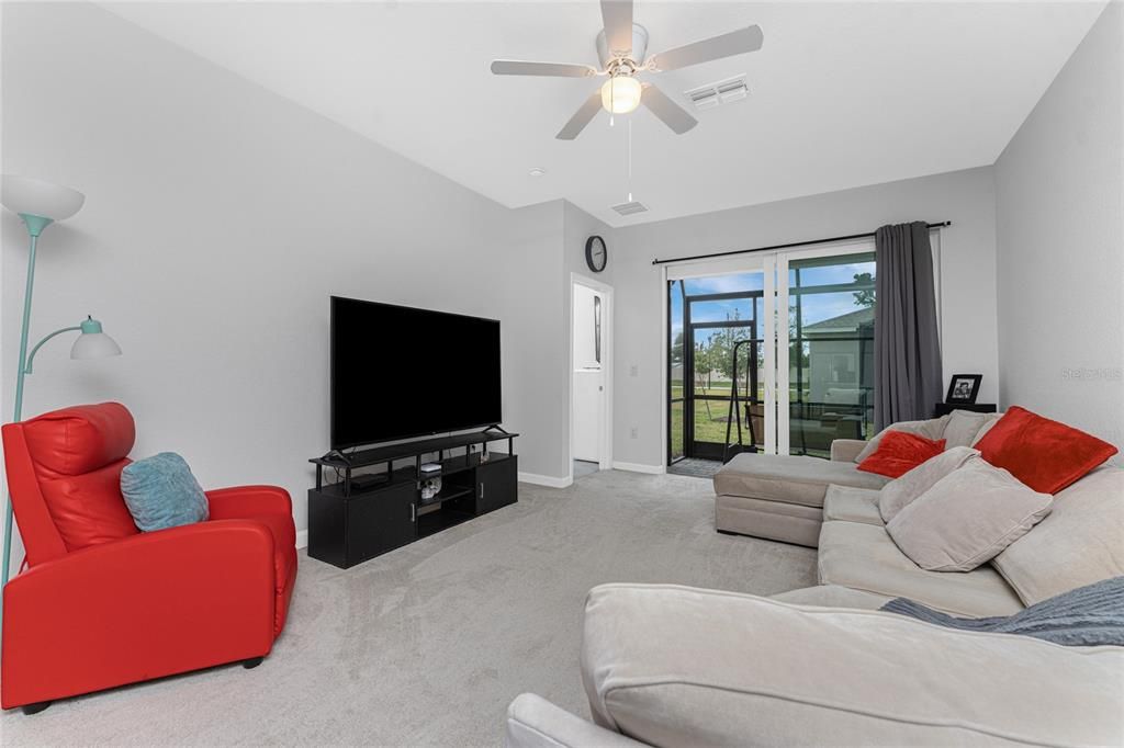 For Sale: $274,900 (3 beds, 2 baths, 1422 Square Feet)