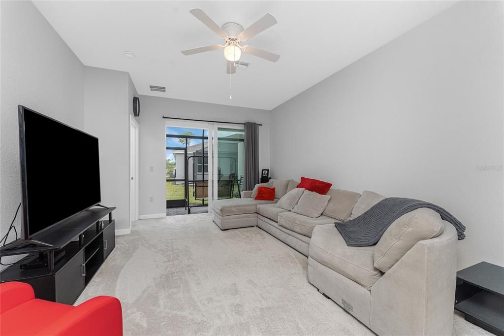 For Sale: $274,900 (3 beds, 2 baths, 1422 Square Feet)