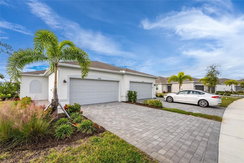 For Sale: $274,900 (3 beds, 2 baths, 1422 Square Feet)